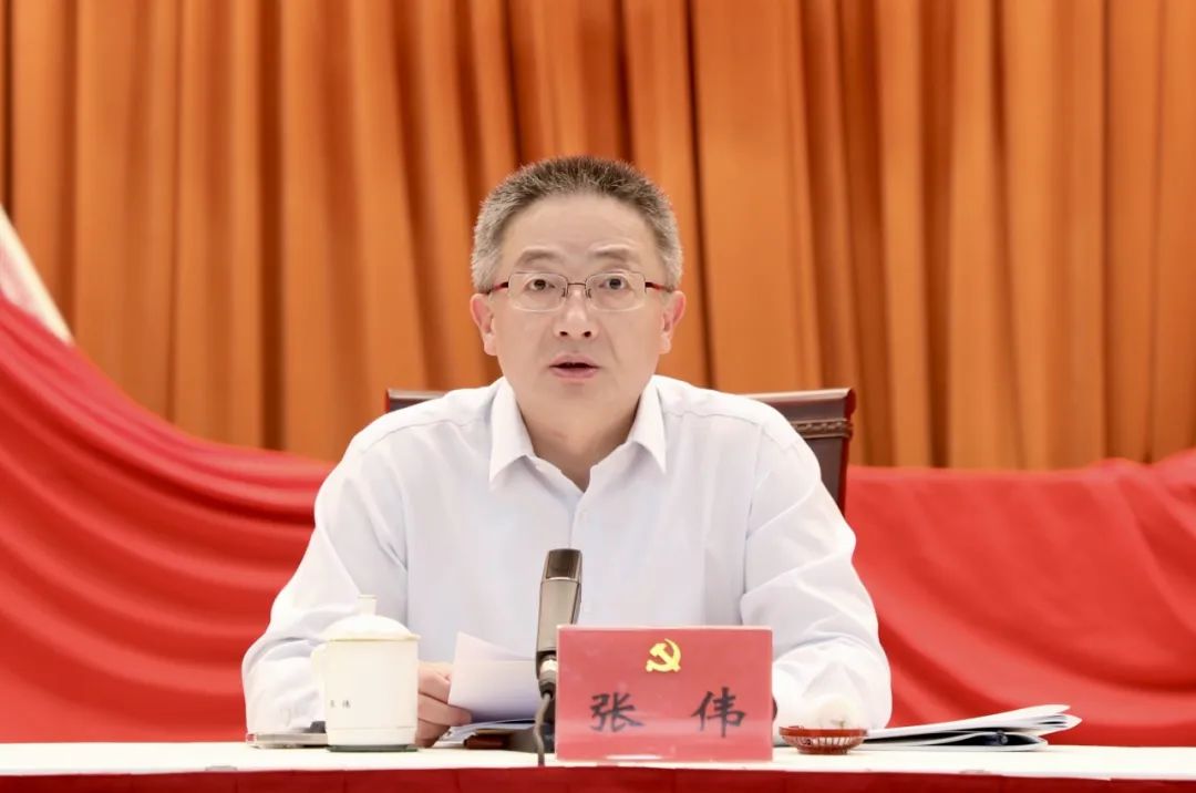 以“一盘棋”理念抢抓科创回归都市机遇，以“小老虎”精神攻坚全年目标任务！十一届区委十次全会召开2.jpg