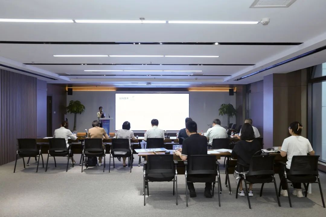 2025“数据要素×”大赛上海分赛商贸流通赛道评审会在长宁区成功举办3.jpg