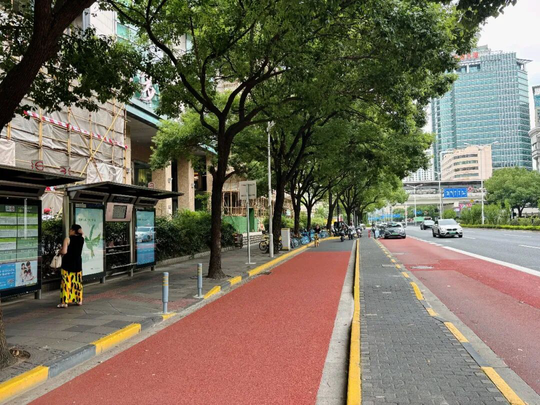 长宁路中山西路北侧.png