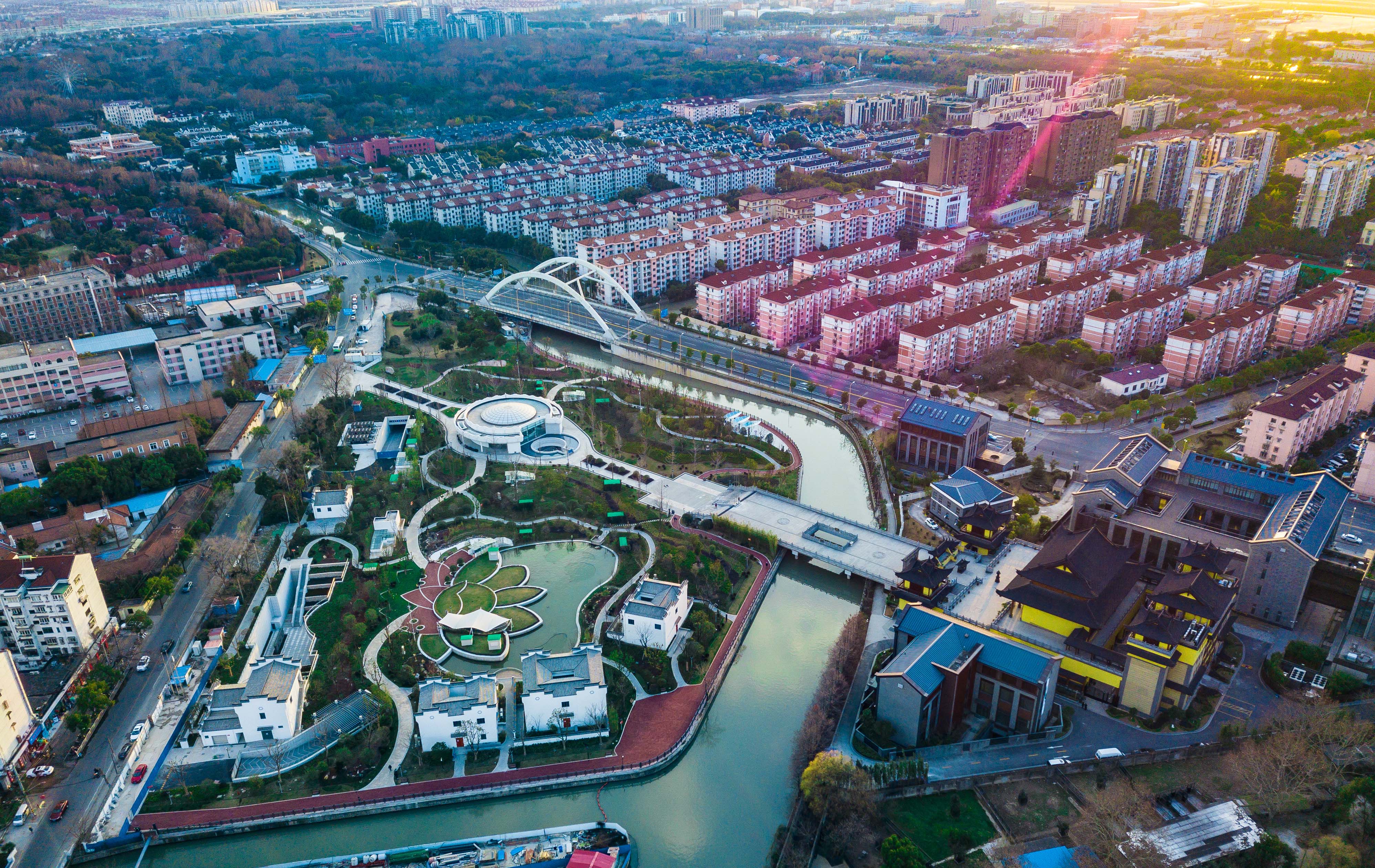 中新泾公园 郭笑琛摄（中泾居委）.jpg