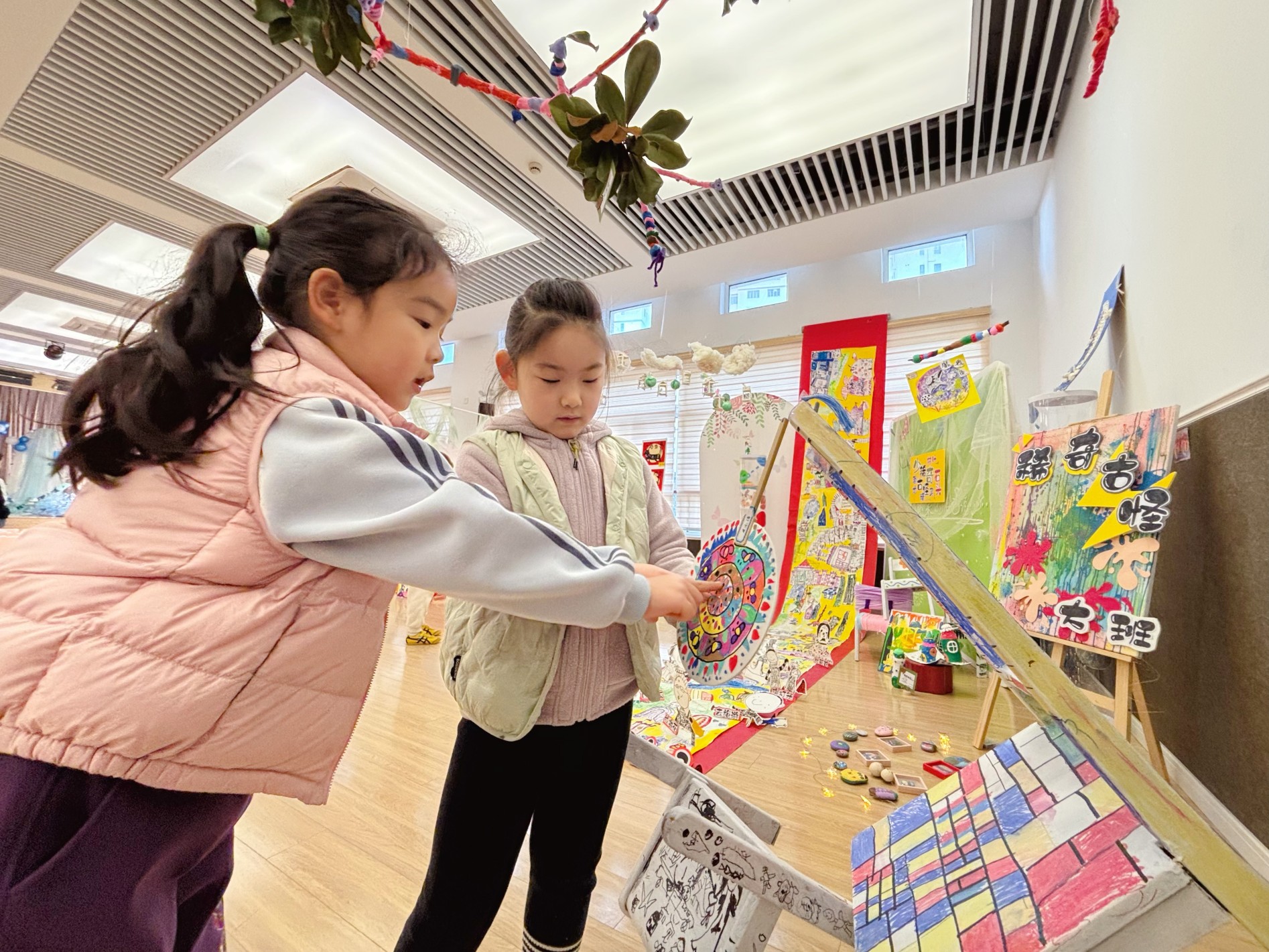 90.天山幼儿园-图片-从天马行空的畅想到脚踏实地的实践， 每一步，都是孩子们全新的体验.jpg