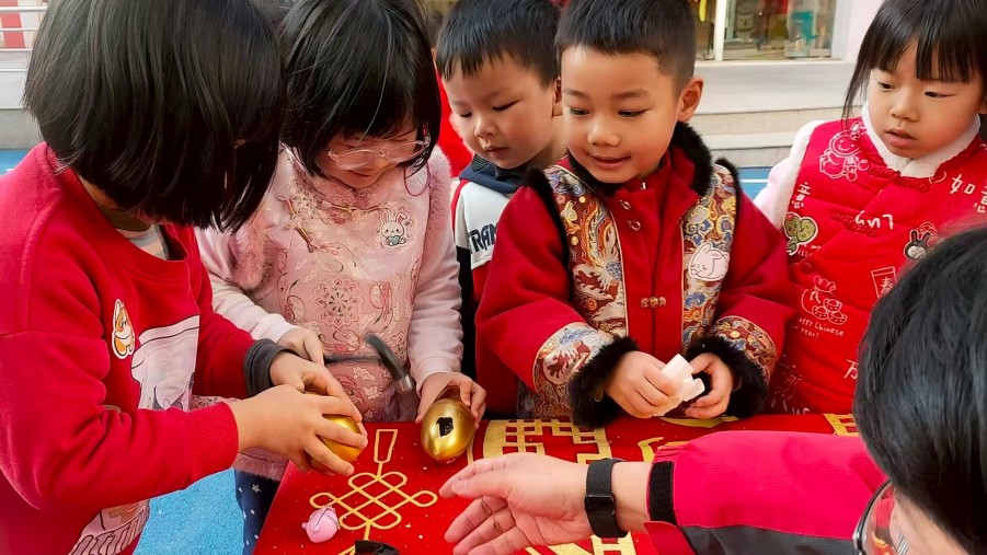 84.紫一幼儿园-图片-游园拾趣 童心造梦之马到成功 长宁区紫云路第一幼儿园.jpg