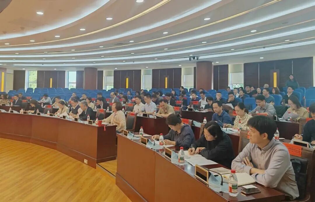 长宁区“加快培育新兴产业,推动数据赋能经济发展”专题研讨班开班2.jpg
