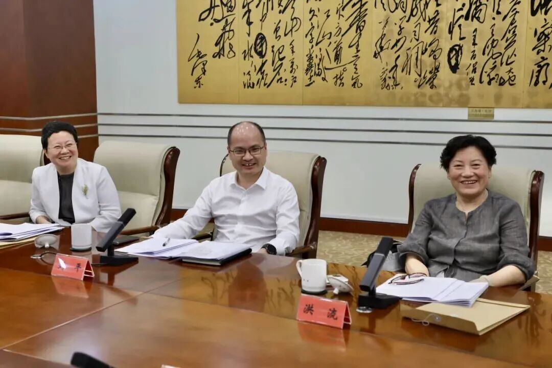 加快向数智经济强区、开放融通枢纽、品质生活乐土和创新创业热土转变!十一届区委十二次全会召开4.jpg